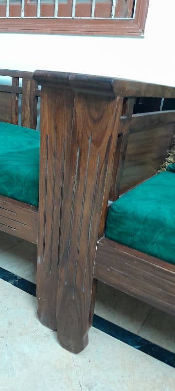 7 seater wooden sofa set in good condition with cushion 5