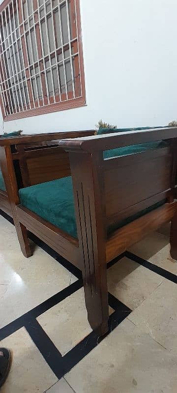 7 seater wooden sofa set in good condition with cushion 7