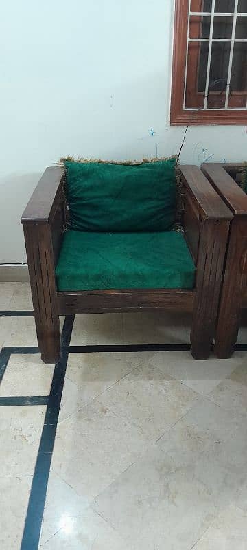 7 seater wooden sofa set in good condition with cushion 8