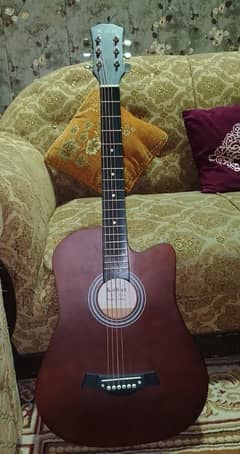 urgent selling guitar with bag and three  piks