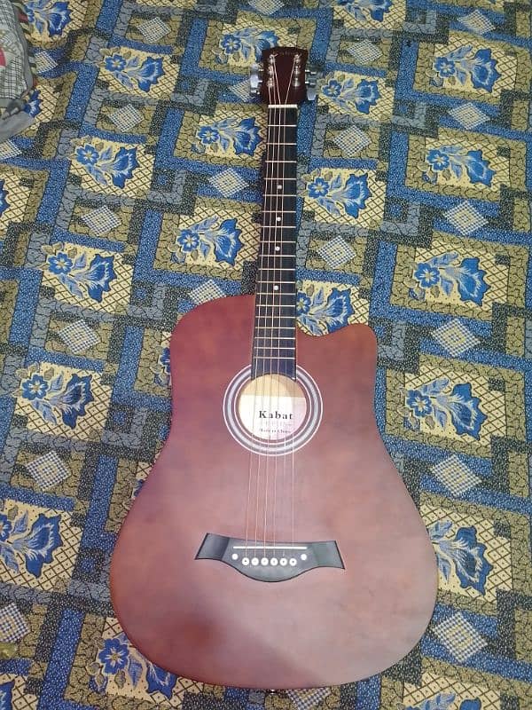 urgent selling guitar with bag and three  piks 8