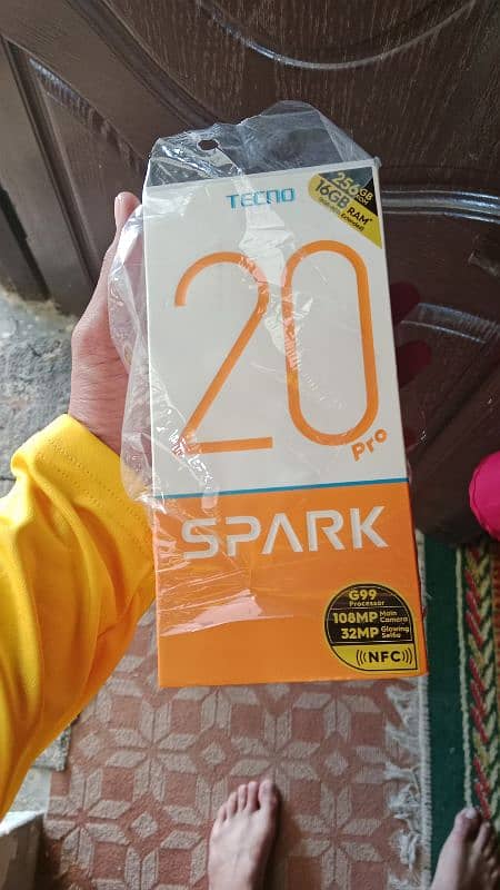 Tecno spark 20 pro  8+8.256 4