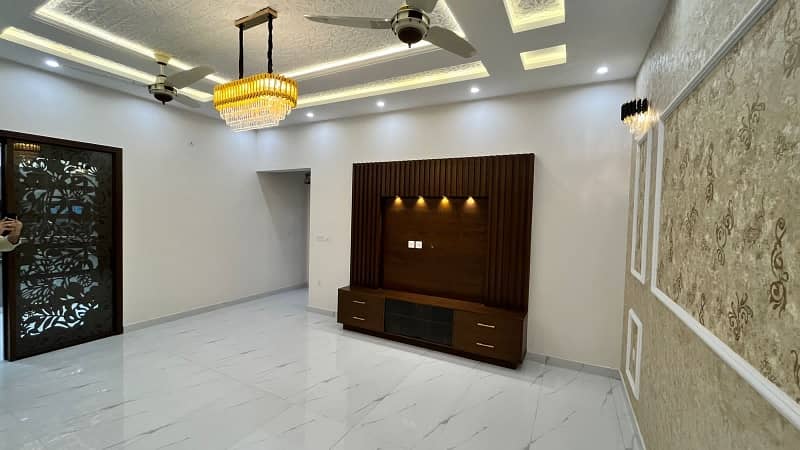 10 Marla Brand New House For Sale Ideal Location Bahria Town 31