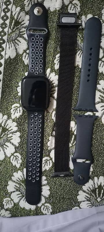 Apple series 8 watch 45 mm in best condition for urgent sale 1