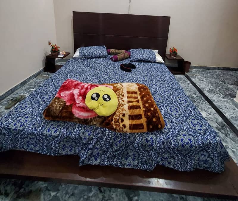 King size bed for sale without mattress 1