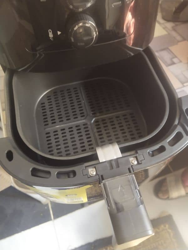 philips air fryer 1 time used like new 1