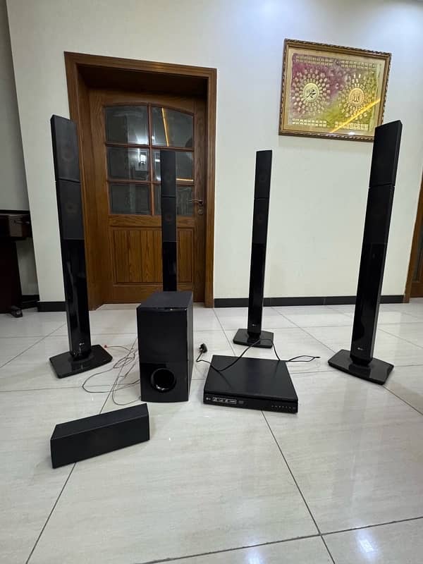 LG 5.1 Home Theater 0