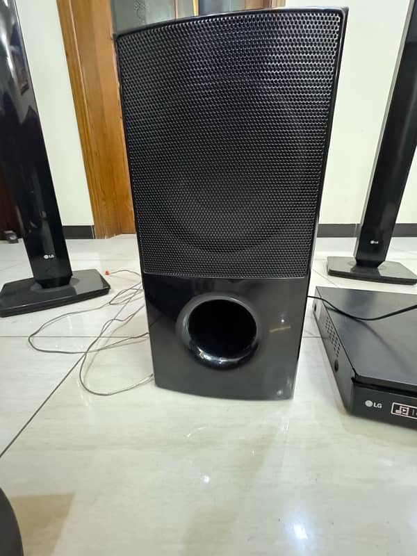 LG 5.1 Home Theater 2