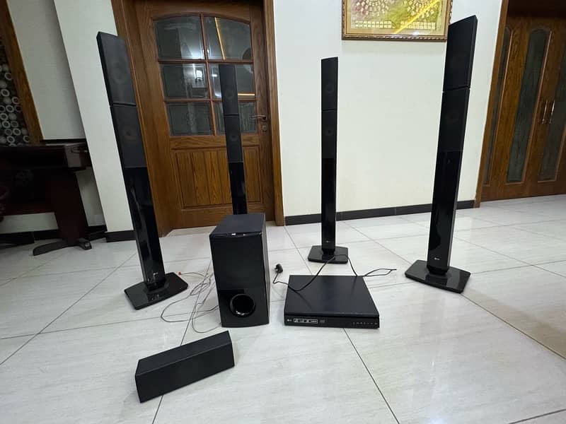 LG 5.1 Home Theater 6