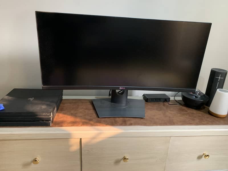 Dell Ultrasharp Curved Monitor For Sale 1