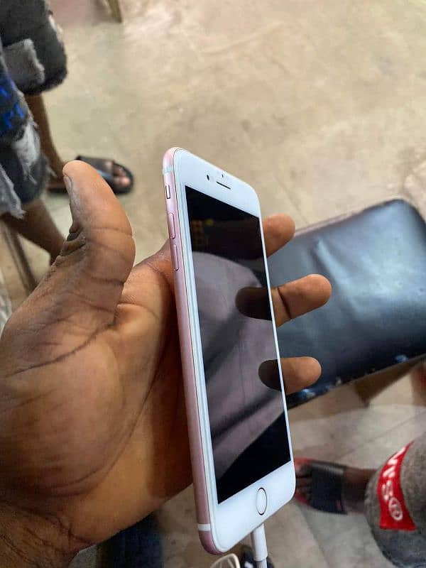 iPhone 7 plus Stroge/128 GB PTA approved for sale 03484580261 my What 1