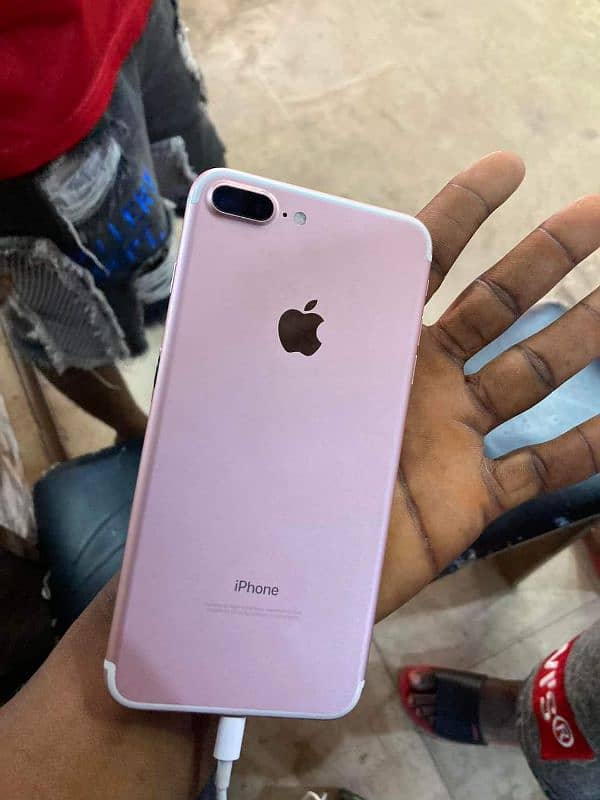 iPhone 7 plus Stroge/128 GB PTA approved for sale 03484580261 my What 2