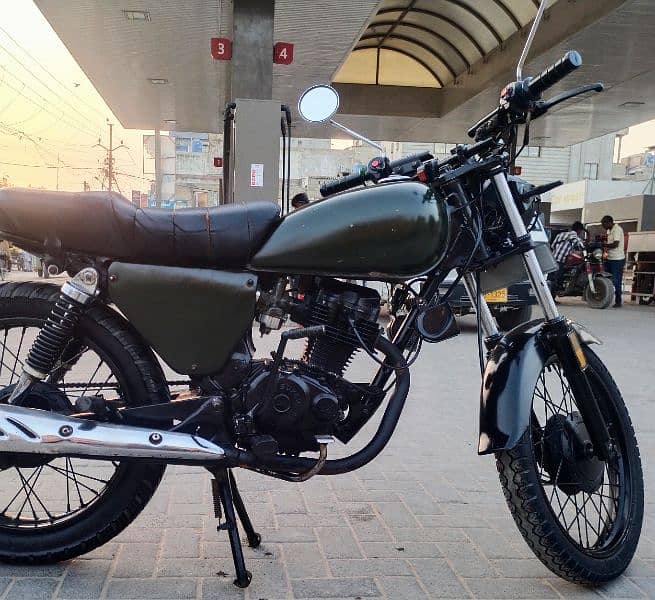 Cafe Racer (Modified Super Star 125) 11