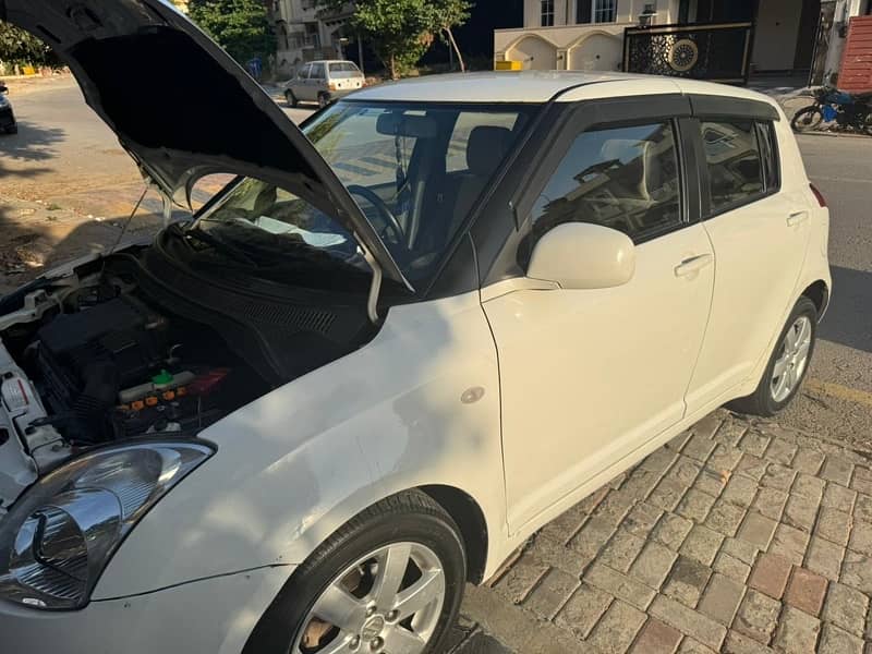 Suzuki Swift Dlx Navigation full optionb 2019 2