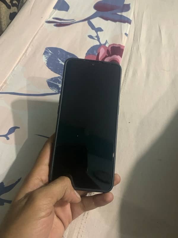 i am selling oppo F17 9