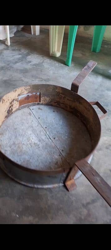 steel and silver patila/BBQ grill/Dahi paraat 10