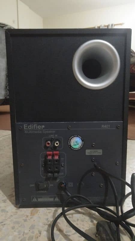 Selling Edifier speakers set 2