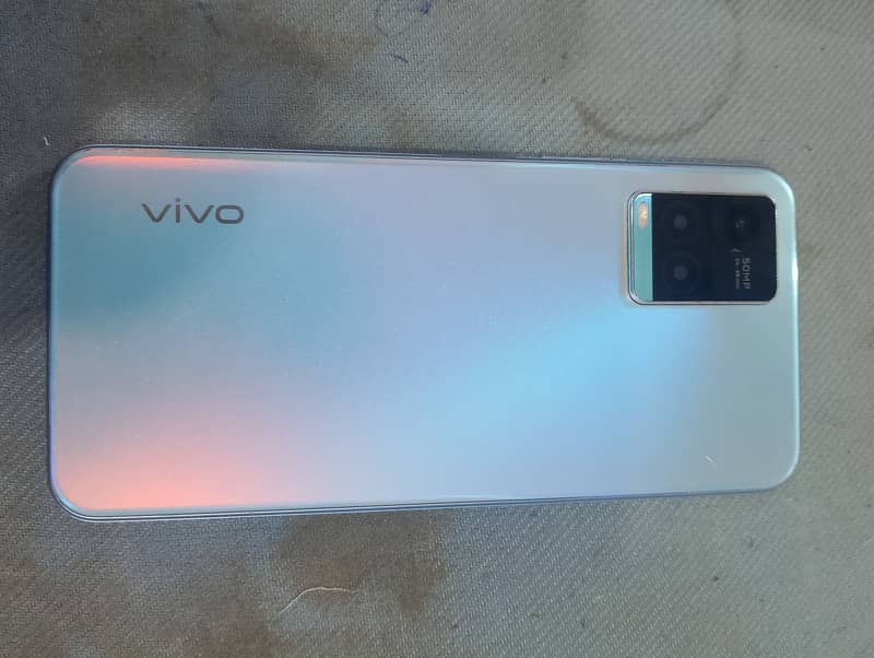 vivo y33.8 128. all ok. only small dot 0