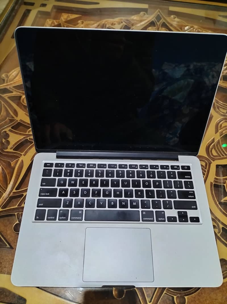 MacBook Pro Retina Display 8Gb Ram 128 ssd 2014 Model 3