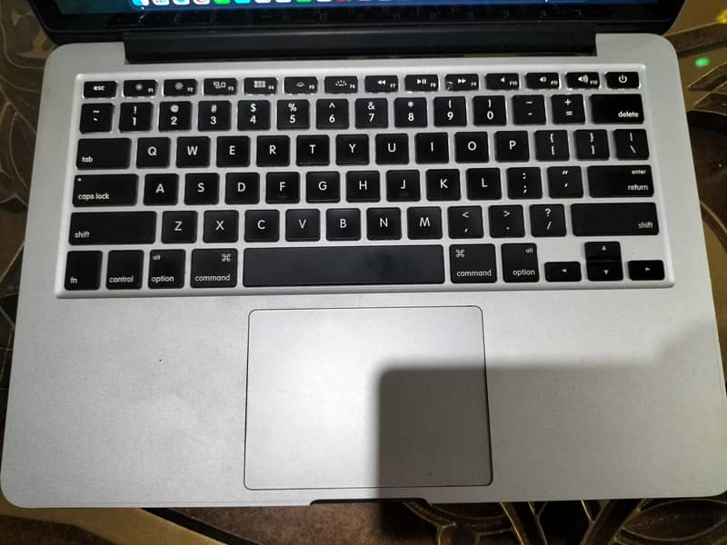 MacBook Pro Retina Display 8Gb Ram 128 ssd 2014 Model 5