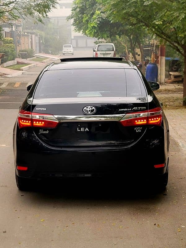 Toyota Corolla Altis 2015 3