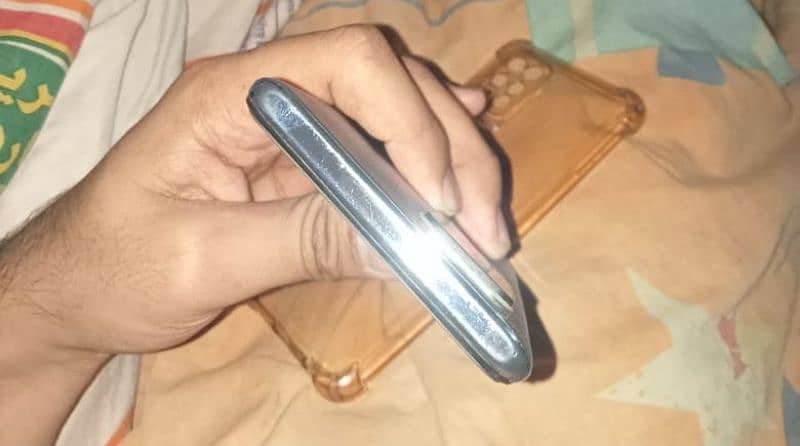 Infinix note 10 pro. . . . 8/128  box or charger Sath ha 7