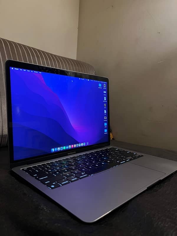 Macbook Air M1 8/256GB 4