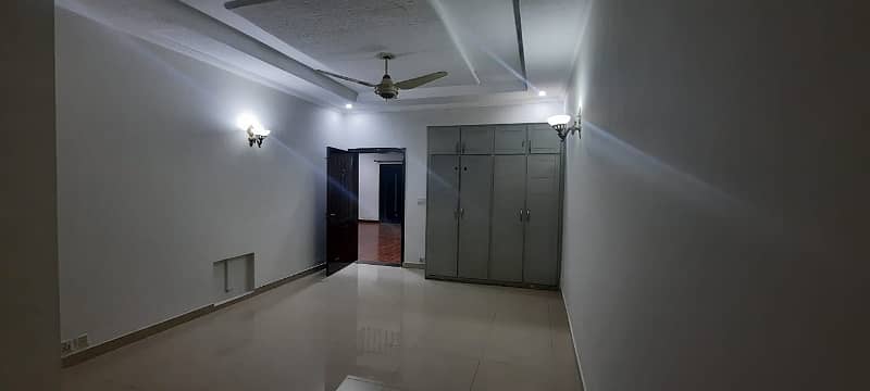 10 marla corner double story house availavle for sale in bahria town phase 4 7