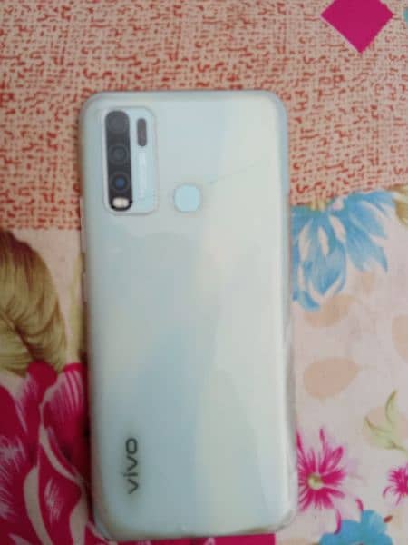 Vivo y30 4/128.100 %ok original charger and box 0