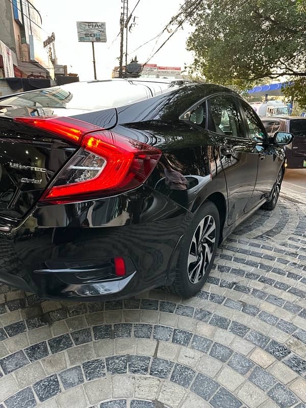 Honda Civic Oriel 2018 5