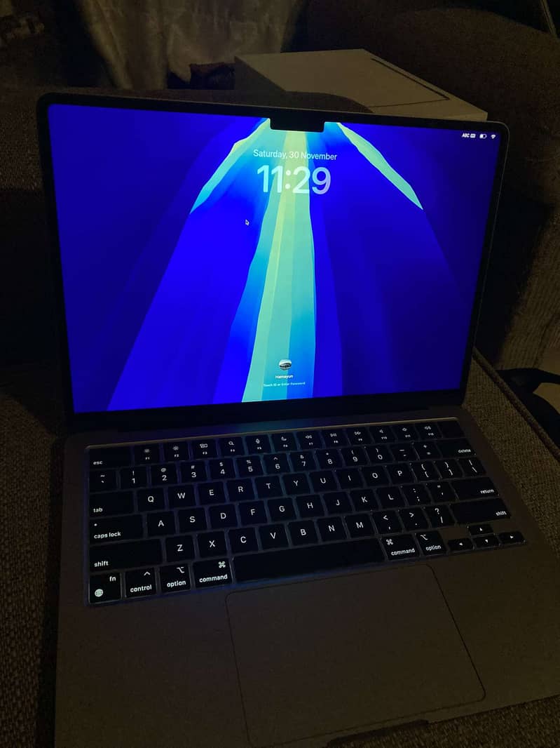 Macbook Air M2 - 8GB/256GB - Just 137 Cycles 1