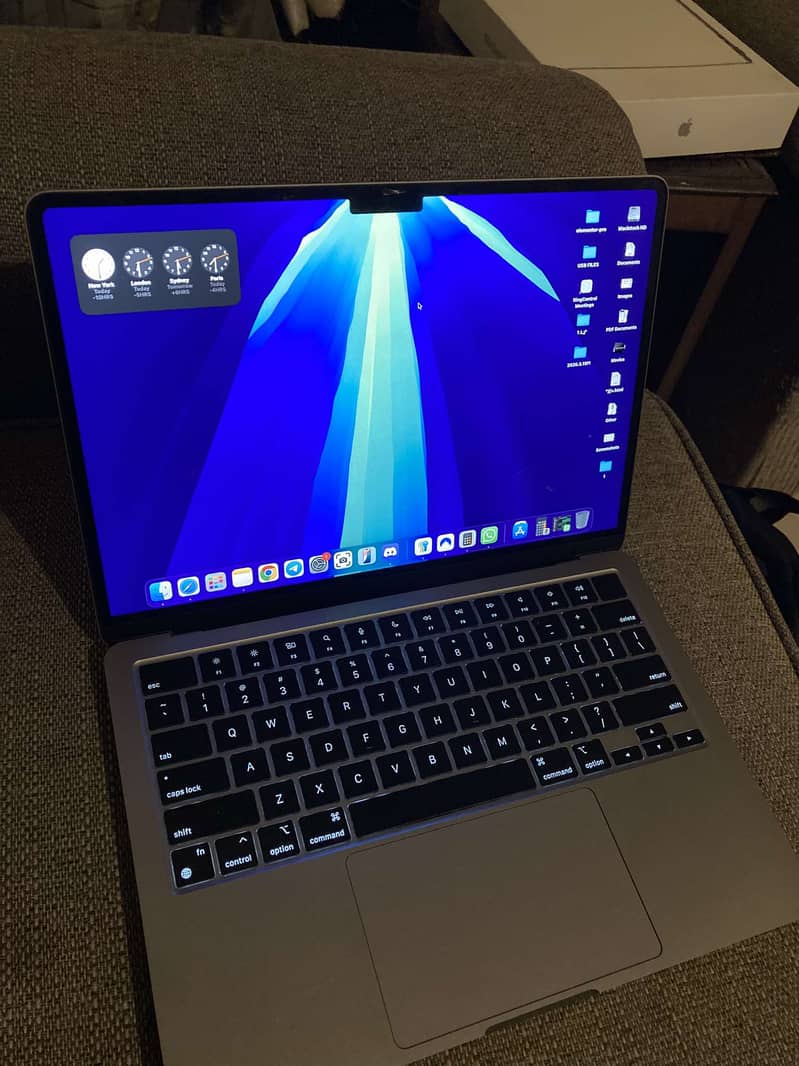 Macbook Air M2 - 8GB/256GB - Just 137 Cycles 2