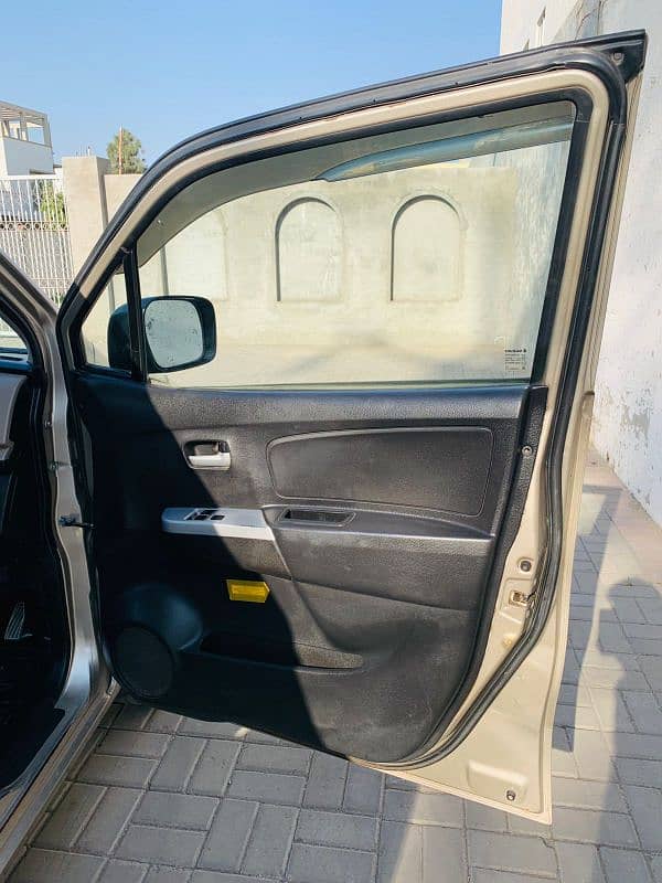 Suzuki WagonR VXL Gold Beauty LHR No Model 2018 15