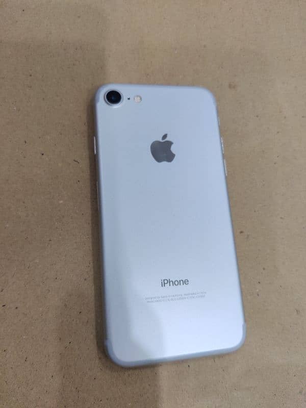 iPhone 7 128 GB PTA Approved 2