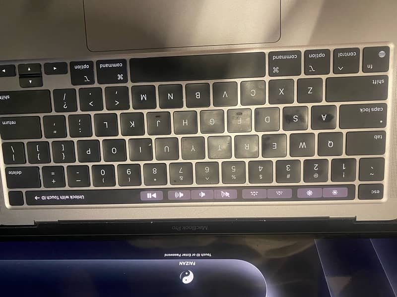 MacBook Pro 2020 M1 1tb 16gb 3