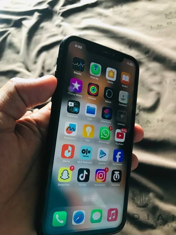 Apple i phone xr 64gb non pta 3