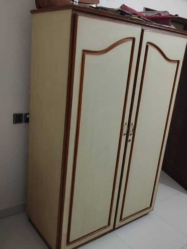 2 Door 4 by 6 feet Wardrobe in good condition 1