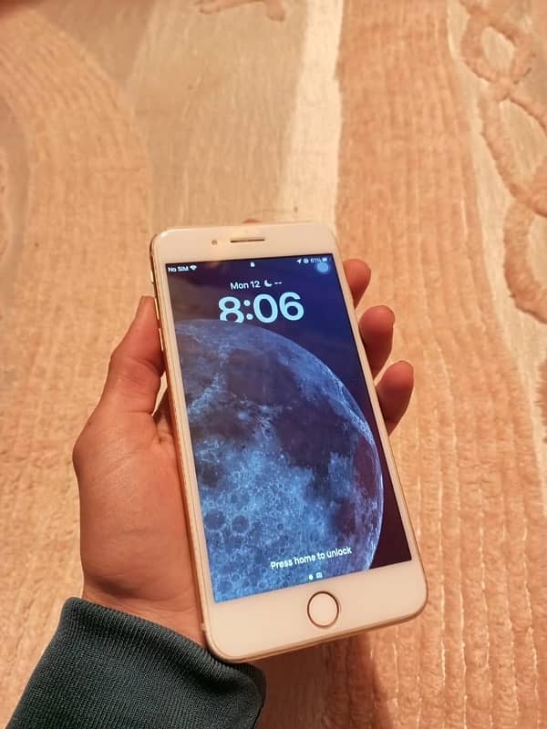 Iphone 8 plus   9/10 condition 1