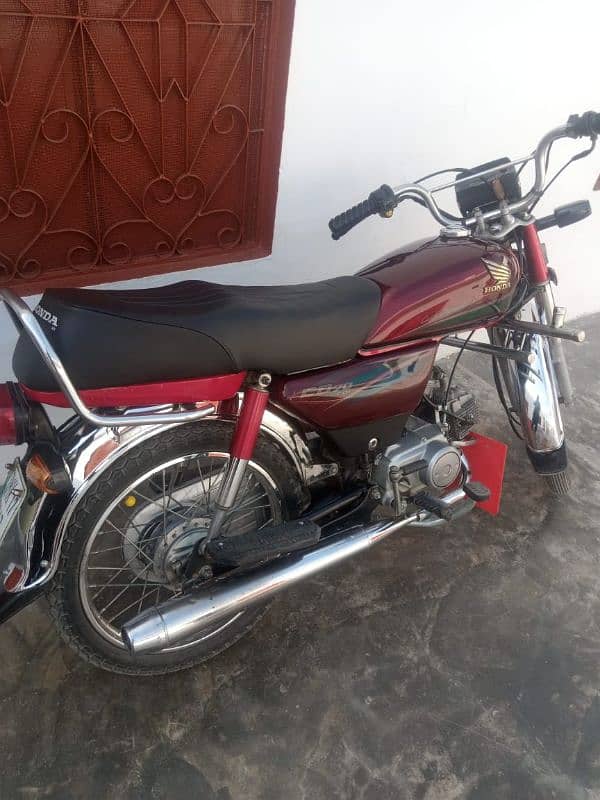 Honda CD-70 for sale in very good condition 2