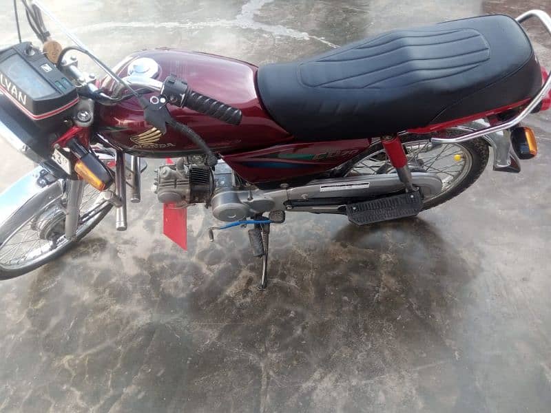 Honda CD-70 for sale in very good condition 3