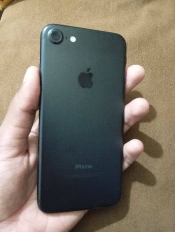 iPhone 7 ( 32GB ) black color 0