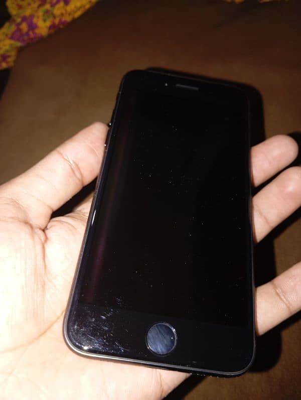 iPhone 7 ( 32GB ) black color 1