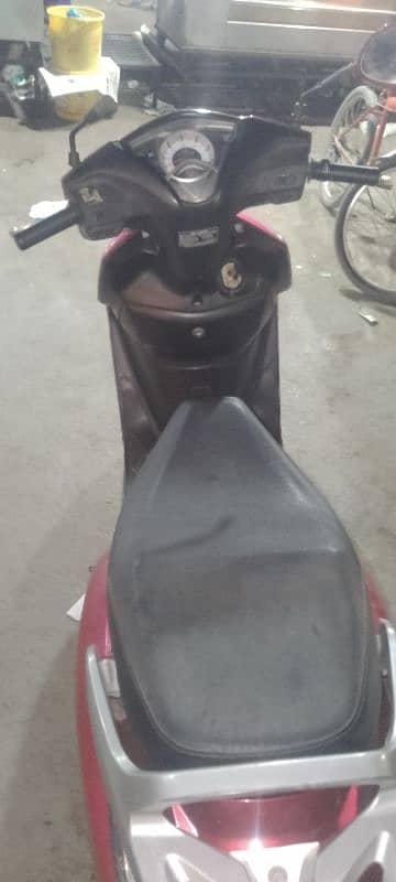 united scooty 3