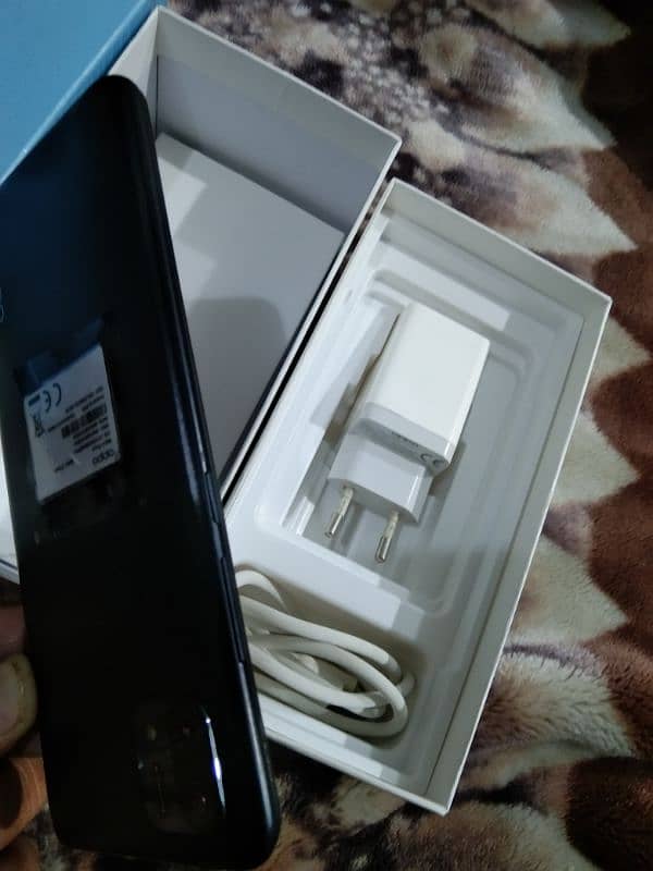 OPPO A16E. Full Box 04GB/64GB. 10