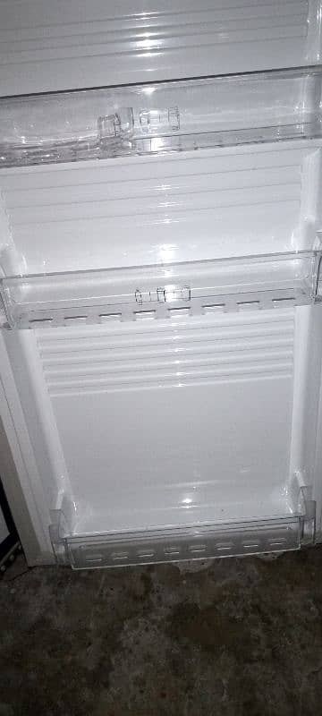 New Pel medium size fridge for sale 2