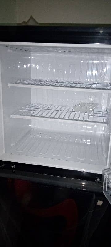 New Pel medium size fridge for sale 6