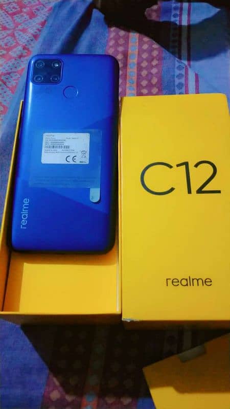 Realme C12 4