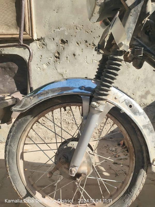 bike loader rickshaw VIP condition urgent sale 3