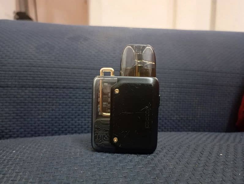 Argus vape with 2 Cartridges Slightly Used 4