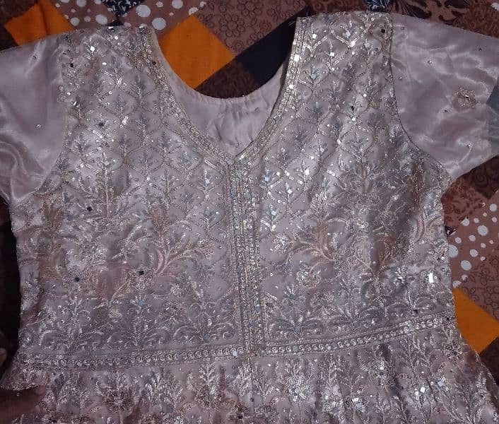 "Ladies stylish maxi dress for sale-Excellent condition and best price 2